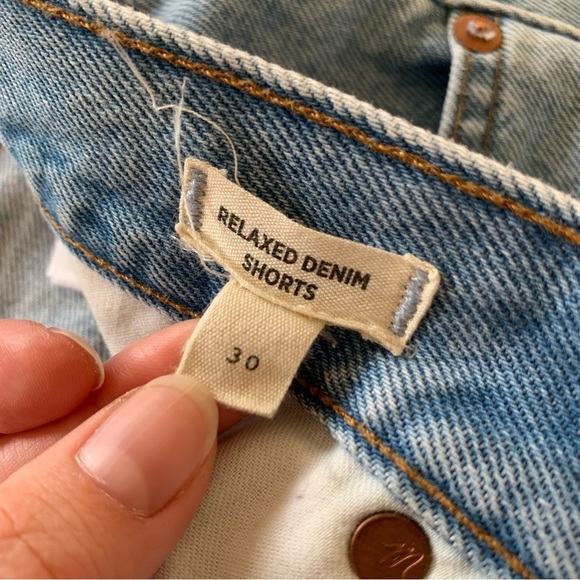 Madewell Relaxed Denim Shorts Cut Offs Jean  Light Wash Button Fly Size 30 - Picture 7 of 10